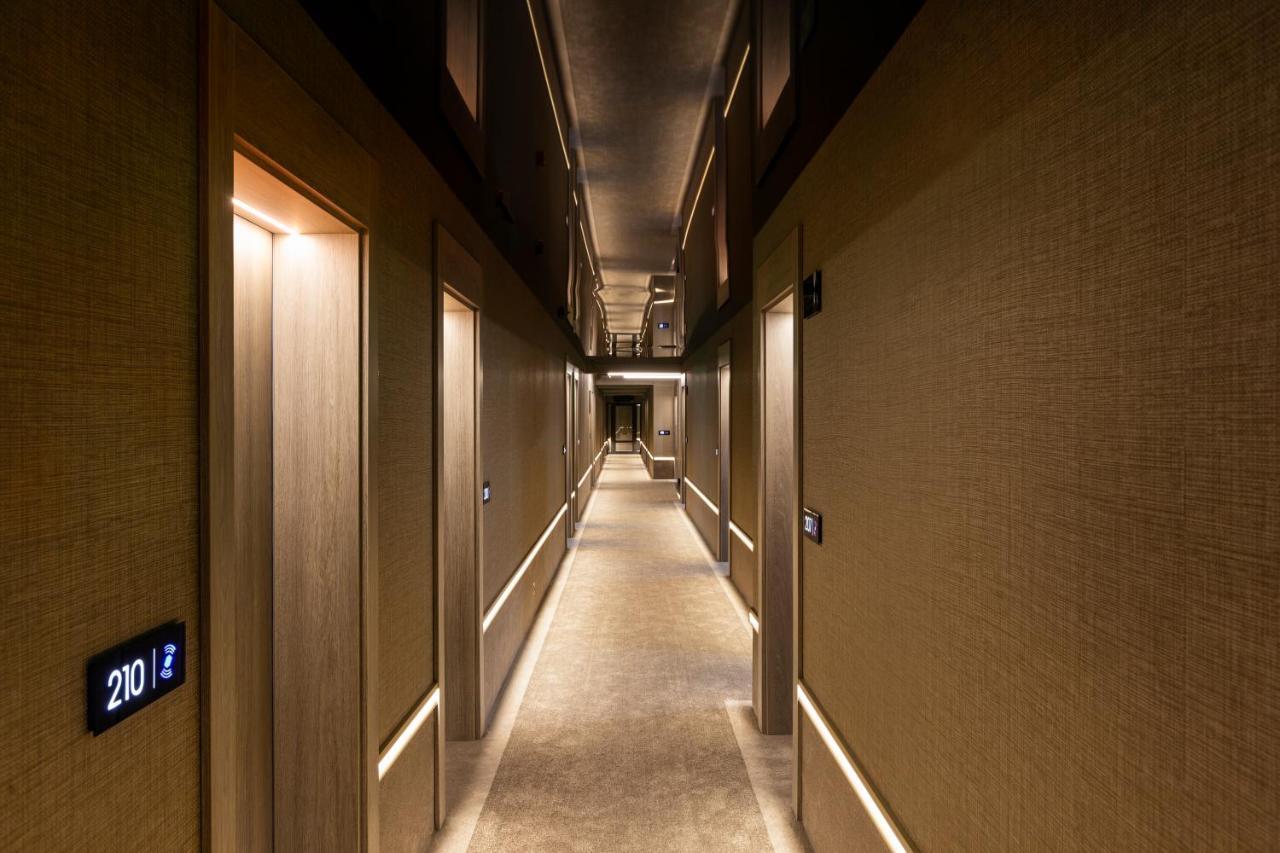 -- Este Park Hotel -- Part Of Urban Chic Luxury Design Hotels - Parking & Compliments - Next To Shopping & Dining Mall Plovdiv Bagian luar foto