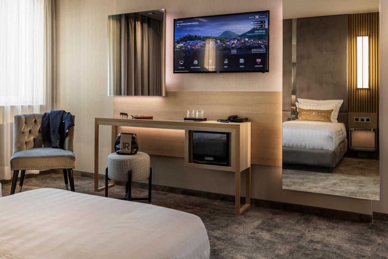 -- Este Park Hotel -- Part Of Urban Chic Luxury Design Hotels - Parking & Compliments - Next To Shopping & Dining Mall Plovdiv Bagian luar foto