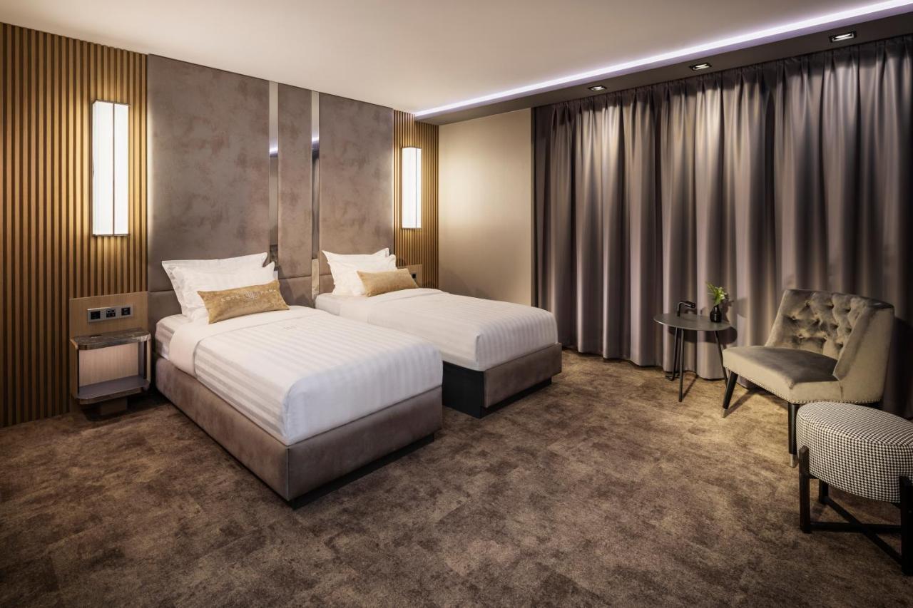 -- Este Park Hotel -- Part Of Urban Chic Luxury Design Hotels - Parking & Compliments - Next To Shopping & Dining Mall Plovdiv Bagian luar foto