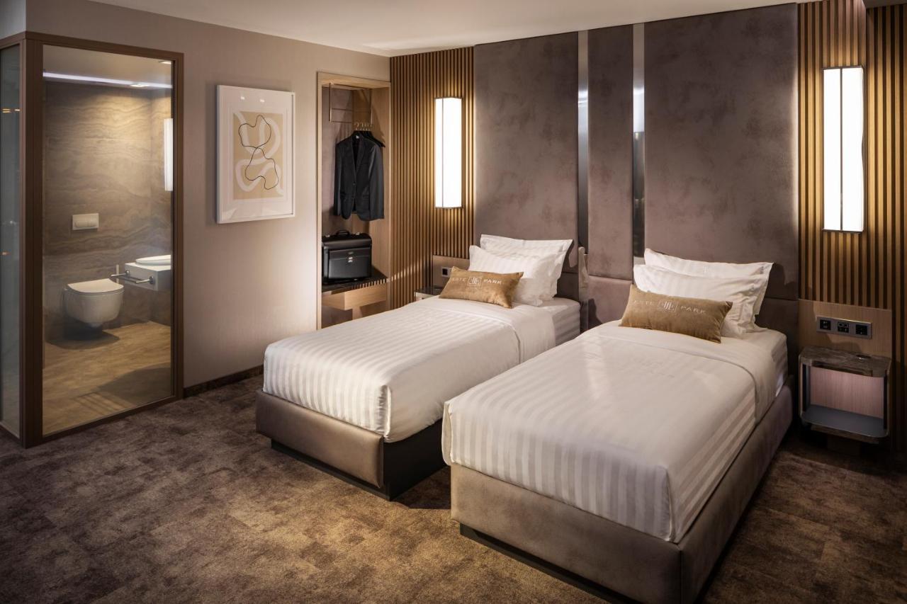 -- Este Park Hotel -- Part Of Urban Chic Luxury Design Hotels - Parking & Compliments - Next To Shopping & Dining Mall Plovdiv Bagian luar foto