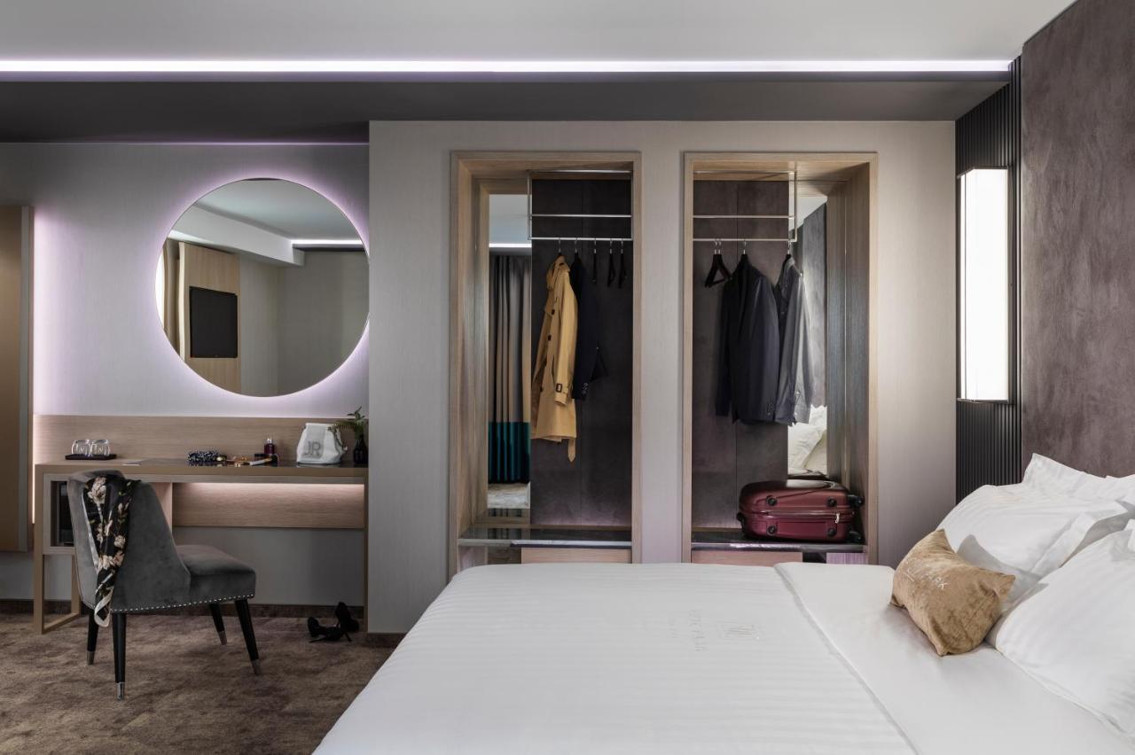 -- Este Park Hotel -- Part Of Urban Chic Luxury Design Hotels - Parking & Compliments - Next To Shopping & Dining Mall Plovdiv Bagian luar foto