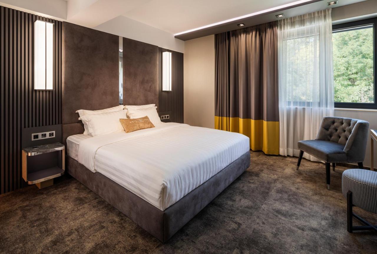-- Este Park Hotel -- Part Of Urban Chic Luxury Design Hotels - Parking & Compliments - Next To Shopping & Dining Mall Plovdiv Bagian luar foto