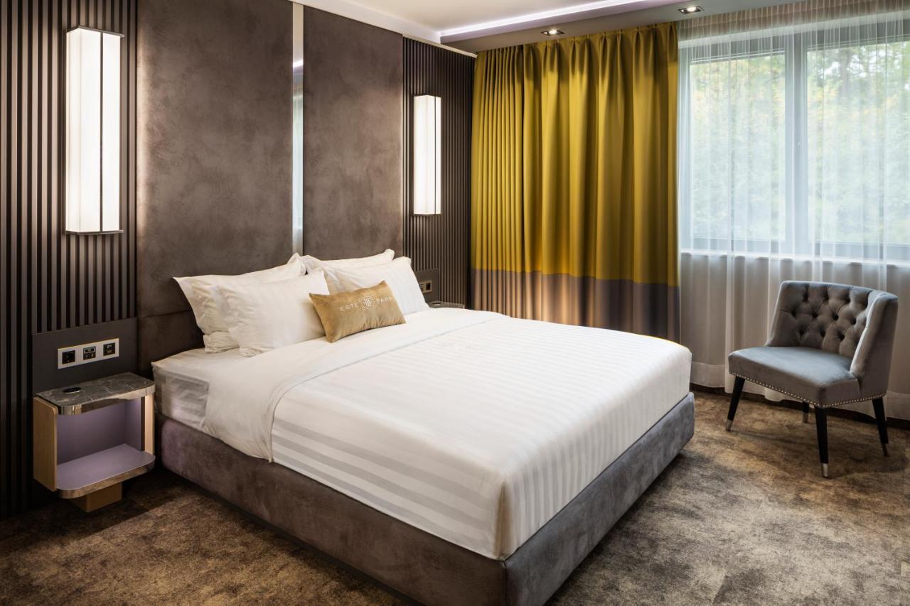 -- Este Park Hotel -- Part Of Urban Chic Luxury Design Hotels - Parking & Compliments - Next To Shopping & Dining Mall Plovdiv Bagian luar foto