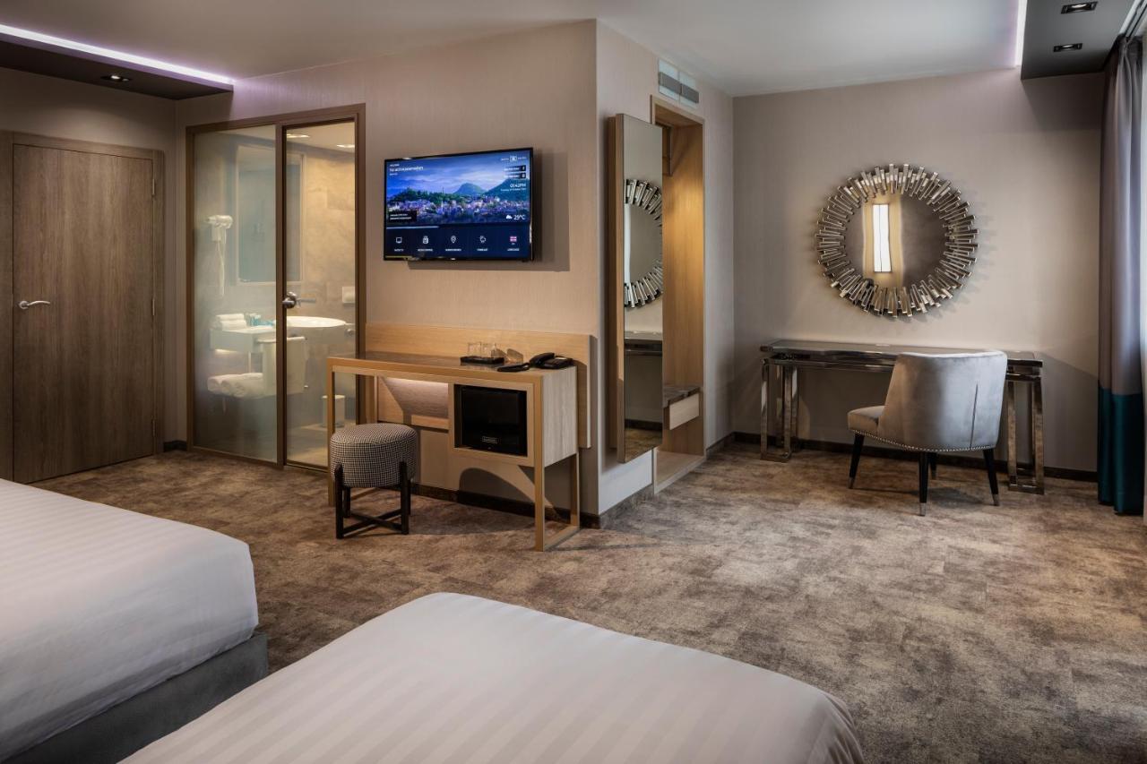 -- Este Park Hotel -- Part Of Urban Chic Luxury Design Hotels - Parking & Compliments - Next To Shopping & Dining Mall Plovdiv Bagian luar foto