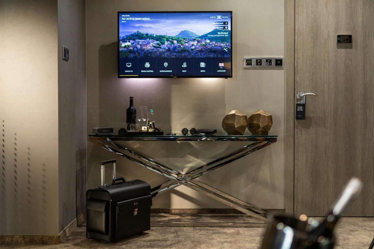 -- Este Park Hotel -- Part Of Urban Chic Luxury Design Hotels - Parking & Compliments - Next To Shopping & Dining Mall Plovdiv Bagian luar foto