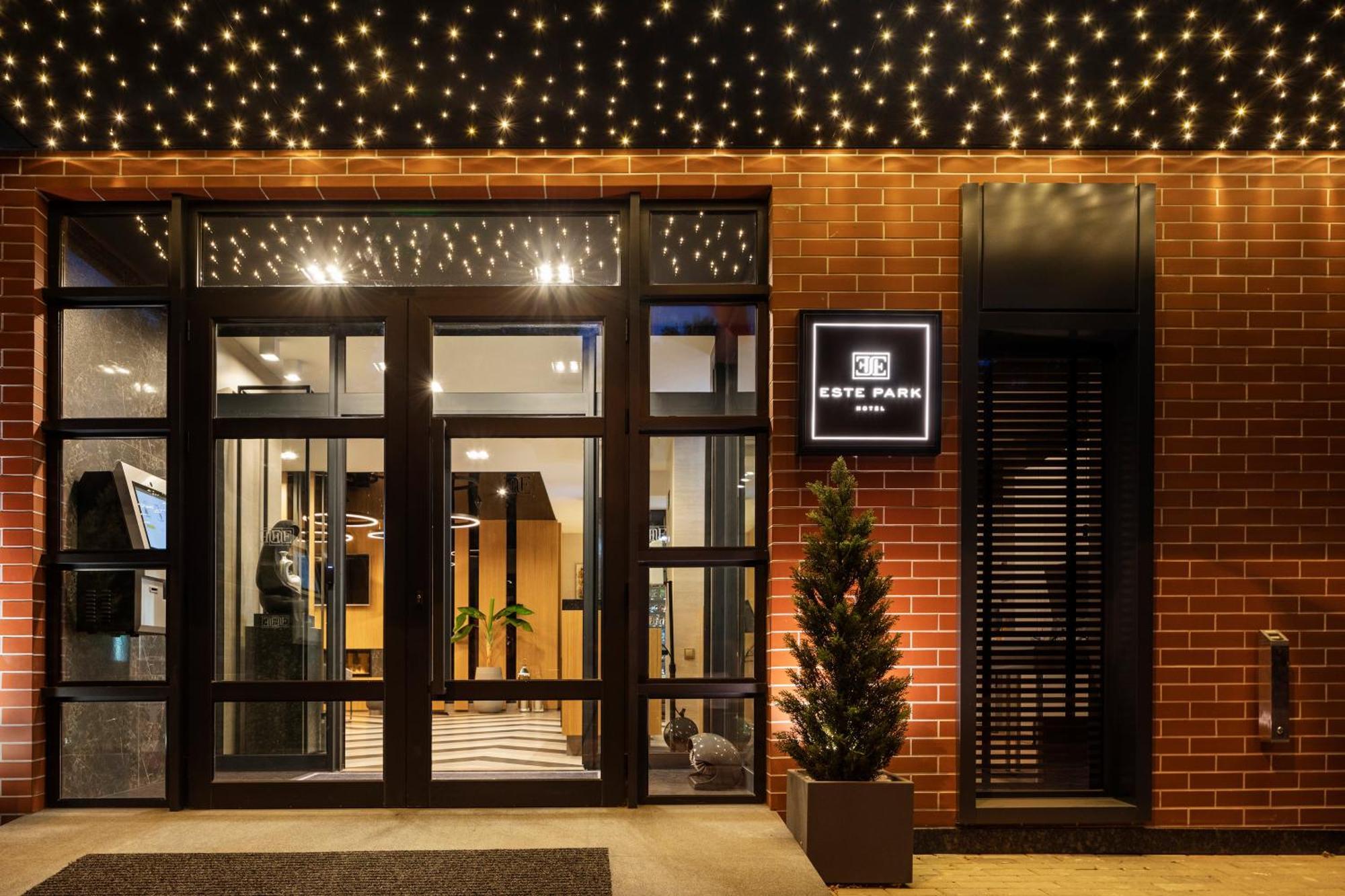 -- Este Park Hotel -- Part Of Urban Chic Luxury Design Hotels - Parking & Compliments - Next To Shopping & Dining Mall Plovdiv Bagian luar foto
